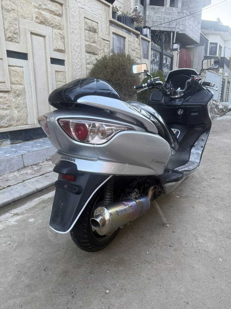 درجة فورزة للبيع 0\8 دراجة ما بيها شي كلين موضحه بالصورة كدام العين السعر 950 وبي مجال بسيط *********** ***********
