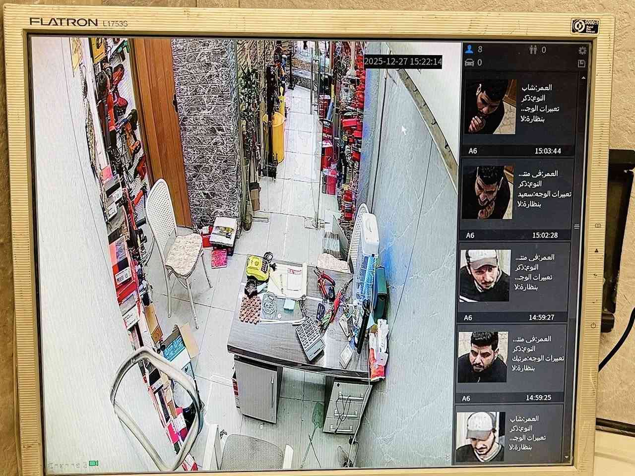 اعمالنا في منطقة السنك 
منظومة 8 كاميرات تجميع بأعلى المواصفات
مع خاصة الذكاء الاصطناعي 

خاصة الذكاء الاصطناعي هي:-
1️⃣ - تصوير اي شخص يصلك قرب المكان بصورة خاصة صوت 
     وصورة ولقطة فديو ١٠ ثواني .
2️⃣-ممكن تحديد الأشخاص المخولين من قبل النظام بعد 
       ادخال بيانات من قبل المستخدم.
3️⃣-تفعيل إرسال صور الأشخاص على الهاتف.
4️⃣- حفظ صورة آخر شخص كان بالموقع قبل فقدان او 
         سرقة جهاز وإرسالها على الهاتف

منظومة دهوادقة 5 ميكا فول كلر صوت وصورة 

📌المواصفات
🔺8 كاميرات دقة 5 ميكا فول كلر صوت وصورة دهوا اصلي
     دبل لد ( تصوير ليلي نهاري ملون حتى بدون انارة)

 🔻ديفيار 8 جنل دقة 5 ميكا نوع دهوا يشغل كل انواع 
      الكاميرات ويدعم تسجيل الصوت مع تصوير الوجوه 
     والتعرف عليها بالذكاء الاصطناعي 

🔻هارد 1تيرا اصلي .

🔺كيبل رولة 250م مسلح ونحاس ومقاوم كافة الظروف الجوية 

🔺جهاز يو بي اس نوع ليثيوم اصلي يشغل منظومة الكاميرات 
     مع منظومة الانترنت ٣ ساعات حقيقي ويعتبر جهاز حماية 
     ومنظم فولتية وتلغي كافة المحولات

🔻بوكسات عدد 8 خاصة بالكاميرات لحماية الفيش من 
     الرطوبة والعبث وتعطي شكل لائق للكاميرات

🔻فيش كامله خاصة بالكاميرات

🔺كيبل اج دي مسلح

🔻ممكن ربط المنظومة على الانترنت وتراقيب وانت باي 
     مكان بالعالم

🔺ضمان سنه حقيقي

🔴لمزيد من المعلومات مراسلتنا على الخاص او الاتصال على الرقم
***********
***********مهندس محمد
