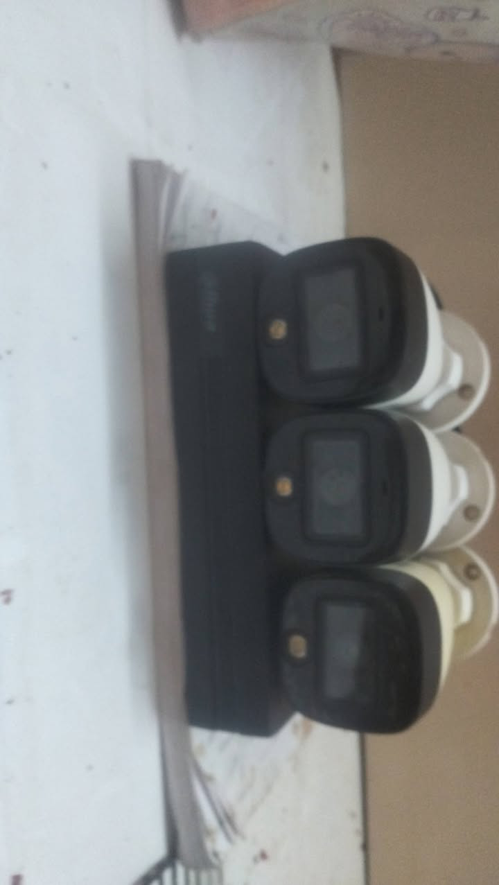 كامرات دهوئ الاصلي
صوره وصوت 
مستعملات قليل مال محل 
2ميكا عدد3 
هارد 1تيرا
xvr الاصلي كامل محقات وايرات 
شطرة 
سعر 120
***********
