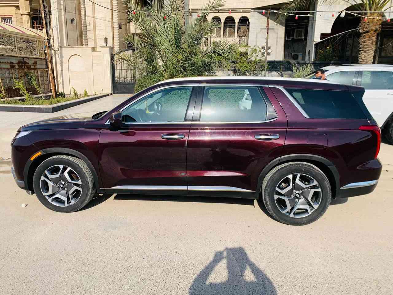 السلام عليكم             هونداي بلسايد موديل 23 وارد امريكي كلين تايتل مكفوله كفاله عامه             فول مواصفات         
المسافه المقطوعه     22 الف ميل.                                    
 سقف بانوراما فتحتين                     
شاشه متصله + داتا  شو
5 كاميرات 360 درجه  
كاميرا مع الاشاره
تشغيل عن بعد  
صندوق كهرباء
 رادار امامي خلفي وجانبي            
حساسات امام وخلفي   
تحديد مسار                     
قيادة ذاتية  
كشنات كهرباء تبريد وتدفئة
 مقود تدفئة تبريد  
خزن ميمري  
5 وضعيات قياده      
وبعد بيها مواصفات  
السعر 335 $       
للاستعلام ***********
