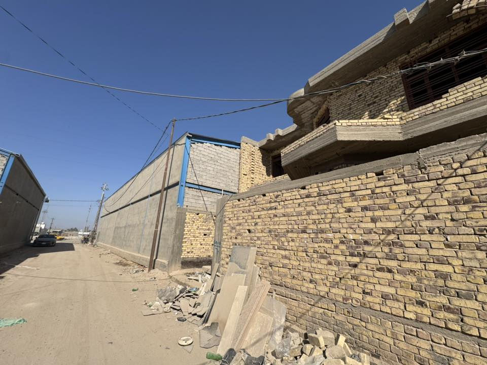 #اعلان_رقم_380
⚜️هيكل للبيـع طابقين كونكريت مسلح|| طابـو زراعي سند 25

⚜️مسـاحـه 200 واجة 
❗️العنوان / التقية الثالثة يبعد عن الشارع الرئيسي 50
شارع تبليط
⚜️ تفاصيـل || طابقين 
الطابق الاول / غرف نوم عدد 2 + صالة + مطبخ + استقبال + حمام داخلي وخارجي + منور + طارمة كبيرة
الطابق الثاني / غرف نوم عدد 4 + صالة + حمام 

.
للأتصـال أو واتسـاب : ***********
