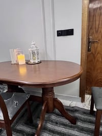 طاولة طعام • ٦ كراسي • ما بيها اضرار