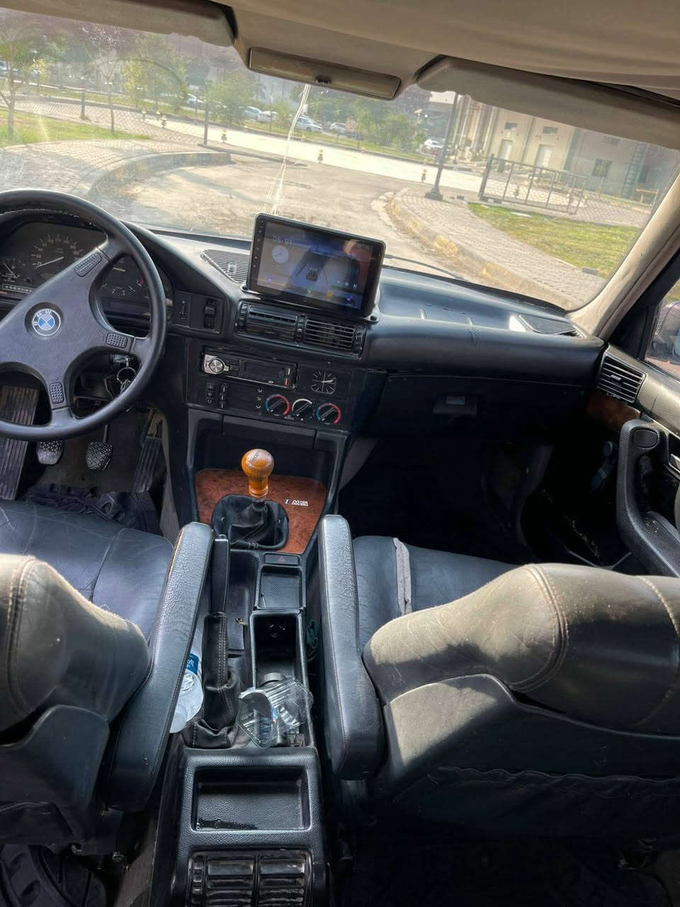 الفئه الخامسه BMW
حجم ٥٢٠ اصل بليته وسنويه جديده وهزه ورقم انكليزي جديد بغداد  ابسمي موديل ٩٠
بكج M
ويل ودعاميات ودووس وترايش وحته دواخل كلهامختمه  M
محرك ٢٠ مسكر كير عادي يعني طيران نشاط ونعومه تراي راقي جدا
صبغ جماليه بيها فقط طخه بالجاملغ الامامي الايسر
دواخل جلد كشن جلد كهرباء
شاشة اندرويد وكاميرا
منظومة احتراق كلها جديده
بنكه جديده
راديتر جديد بالكارتون
دسكات تخم امامي جديد
عالي ناصي زنون الأصلي
منظومة تبريد كامله بس مااعرف شبي ميشتغل
محرك كير صدر جديد تخم تاير بحاله ممتازه
ترايك وين مايعجبك بشرط 
شرط التحويل السعر ٤٦ وبيها مجال مكاني الانبار


**إذا كنت صاحب هذا الإعلان وتريد حذفه لأي سبب، رجاءا أرسل رسالة إلى الدعم الفني**