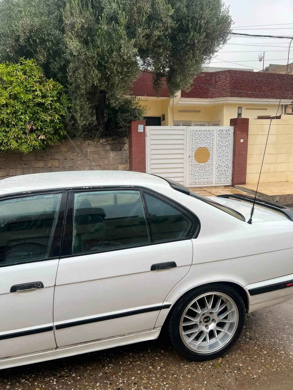 بي إم دبليو 525 اصل 
كير مكينه شرط 
صبغ عام جماليه 
السياره طخم الكدام نص عمر 
***********
***********
