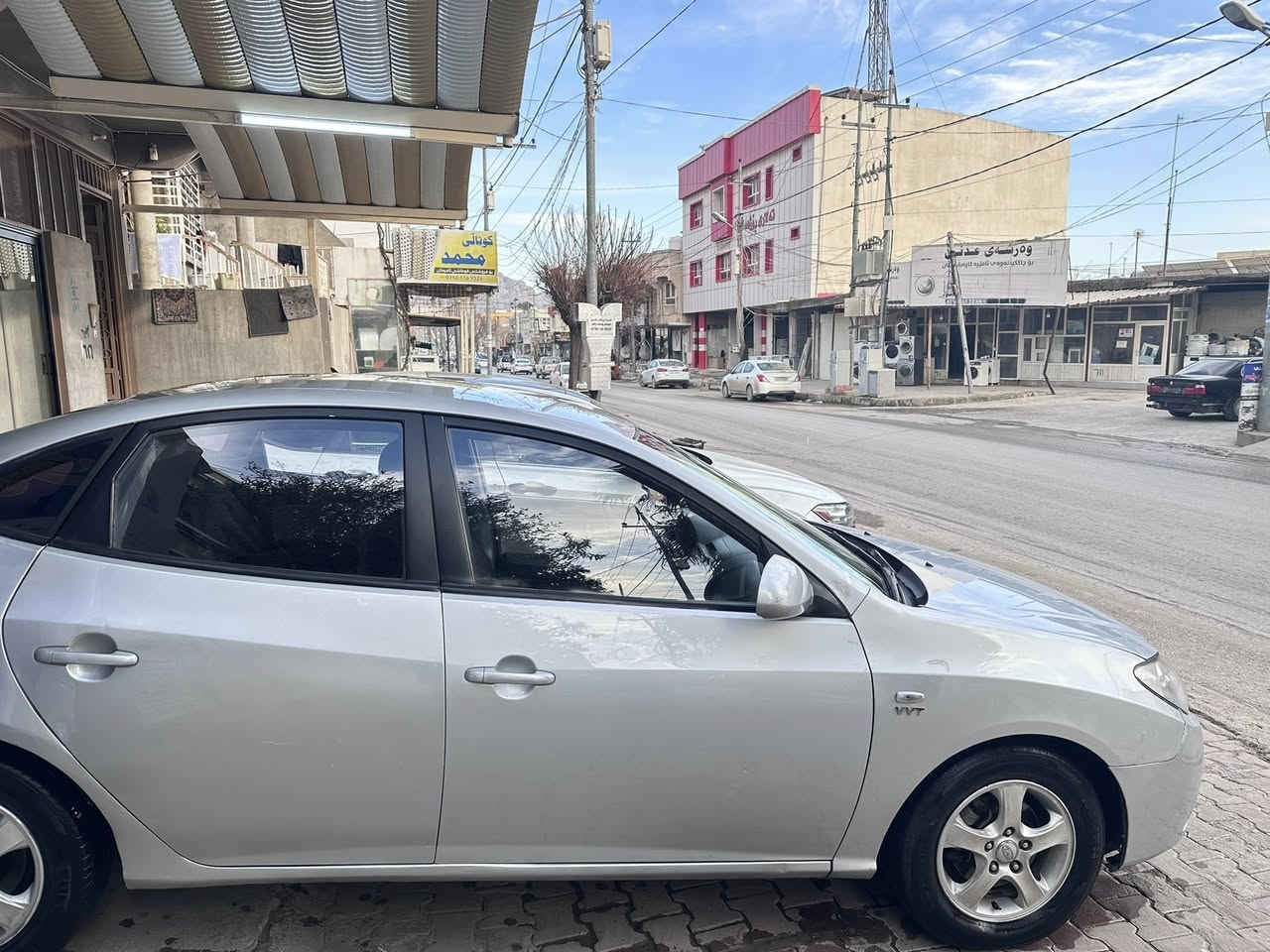 هۆندا ئاڤانتی مۆدیل ٢٠٠٩
سەیارەکە بڕاوەیە گێڕ و مەکینە و کارەباییات و سەقفت بە شەرت دەدەمێ سەیارەکە بەردی گزۆزی تێدایە مەکینە بچوکی دکشن بەرزە نموونەیە لەجوانی شاشە و کامێرایەکی فوول HDبۆ بەستراوە مەسروفی چاکی لێ کراوە ماڵی دۆستە و هی خۆم بووە کوشن جڵد تەبرید ماوس پۆڵیشی بۆ کراوە و سەیارەکە تەواو جائیزە شوێن ( ڕانیە ) 
نرخی ٥٢ مامەڵەیەکی برایانە 

ژمارە ***********
