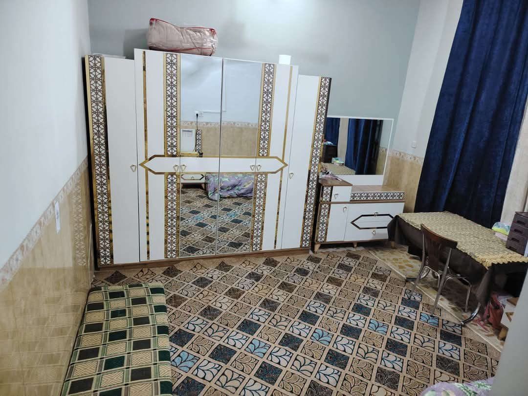 للبيع بيت طابو صرف مساحة 220م #طابق_واحد
ام الهوى الجديده مقابل شارع الباشا قريب على الشارع الرئيسي
استقبال و هول و صاله و مطبخ غرف نوم 2 وصحيات خارجيه وداخلية و مناور و طارمه و كراج سيارة
البناء طابوق السقف مسلح السطح فرشي البيت نظيف جدا و مناقصه اي شيء للاستفسار مراسلة الصفحة او على الرقم
المهندس حسين الاعرجي  ***********
