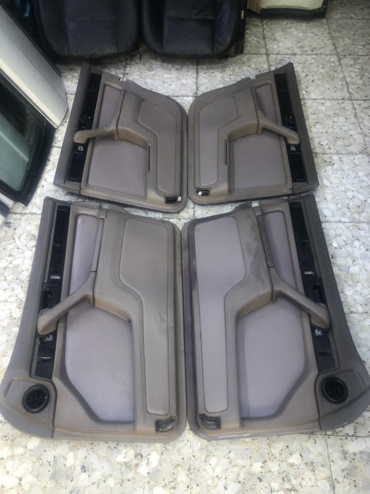 للبيع ابطاين حاويه
باب طويل لون بيجي ***********
