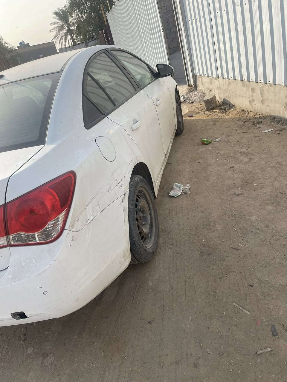 سلام عليكم . كروز موديل 12 خليجي مكينة 1800 جديده بدون حادث فقط طخات ومصبوغه حزام سابقاً اثر شخوط بدون قماره وصندوك وبنيد ع صبغ بلادي وحالياً بيه طخات واضحات بل صور مكان بغداد السعر 63 بيه مجال شراي يتصل غير متواجد عل فيس ***********
