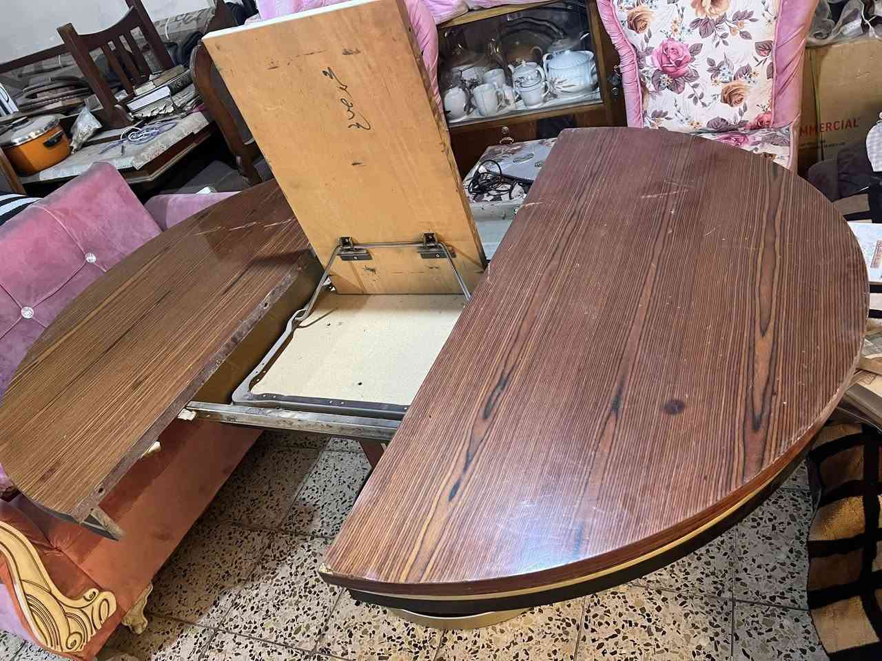 ميز مكتبي ممكن يصير بيضوي   ل ٦ أشخاص 
او دائري ل ٤ اشخاص
السعر ٥٧٥ الف


**إذا كنت صاحب هذا الإعلان وتريد حذفه لأي سبب، رجاءا أرسل رسالة إلى الدعم الفني**