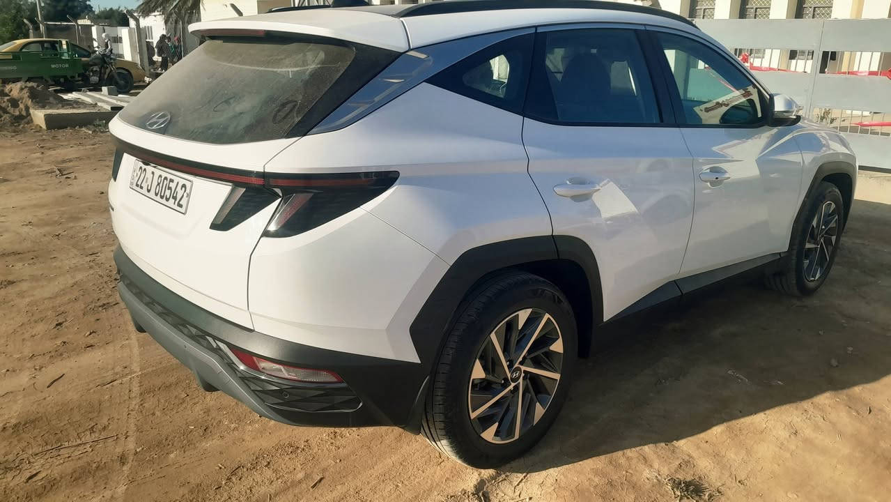 السلام عليكم  توكسان  موديل ٢٠٢٤ فول بني روما ماشيه ٢٠ الف  رقم شمالي تريد وكاله تريدتحويل الشراي يتصل على ***********.
