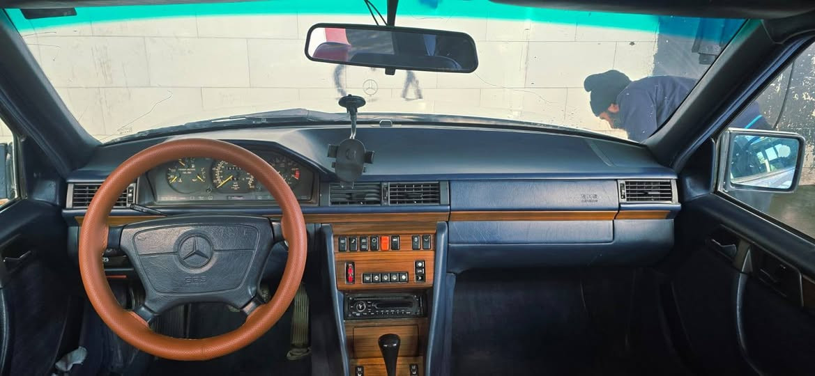 اللهم صل على محمد وآل محمد السلام عليكم
مارسدس دب 90 رقم بغداد انكليزي باسمي سيارة جاهزه فول مواصفات احلى من الصور ستلايت طكتين اريل كهرباء مع المسجل مكينة كير بلاد قبق اسود 300 كفاله سيارة مكفوله من الضربه والصبغ كشنات كهرباء لايت زنون تحكم صوت تخم تاير حداده طوبه قواعد دبلات سليمه بلاد صيدلية كتلوك كل نقص ما بيها الحمد لله مكان سيارة بصرة للإستفسار *********** السعر المطلوب ٨٧ بيها مجال للشراي ان شاء الله
