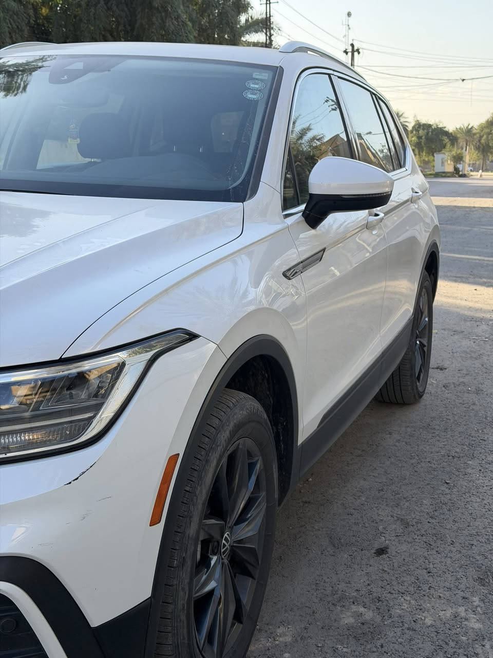 السلام عليكم للبيع تيكوان 2023 وراد امريكي كلين ماشيه 40ميل السعر 235ورقه بيها مجال بسيط رقم اربيل بسمي تحويل شرط مواصفاتSE بنوراما بصمه تشغيل عن بعد راد جانبي خلفي امامي شاشه جيتيتال مكان السياره بغداد الكاظمية رقمي ***********
