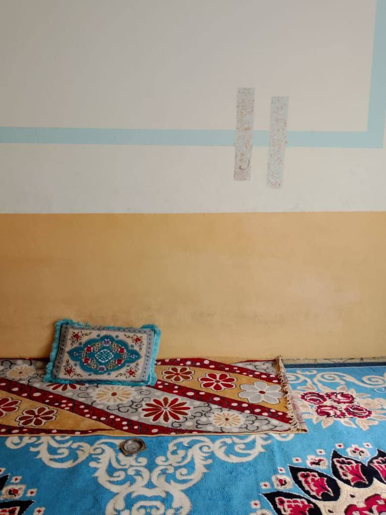 السلام عليكم
دار 100متر للبيع الاساس صب بناء بلوك سقف عكاده
يحتوي على غرفه وصاله ومطبخ واستقبال وحمام داخلي وخارجي
العنوان:  الكوفه /شارع المعمل /فرع صيدليه الحرير
السعر (30)مليون وبي مجال
للاستفسار ***********
***********
