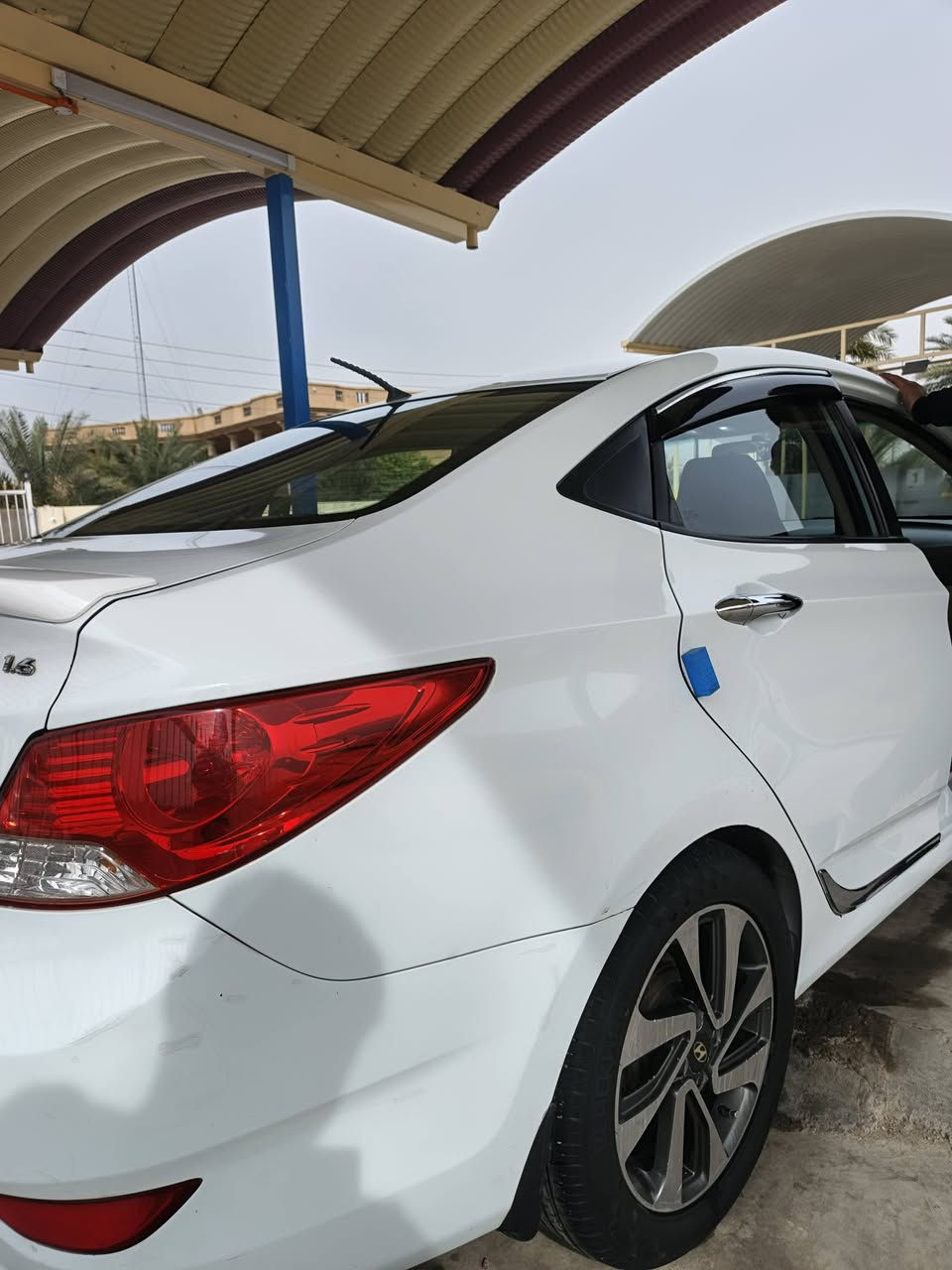 السلام عليكم اكسنت موديل 2015 بسمي السياره سونار موجود عندي  السعر 110
وارد خليجي  محرك 1600 دبل قطره
تبريد شغال خير من الله
سياره كفاله من الصبغ والضربه
5 ويل كب* فتحه سقف * مانع ازلاق * نظام ايكو *تخم تاير جديد * باتري جديد * دوشمه كشنات *  الاتصال *********** بغداد المدائن
