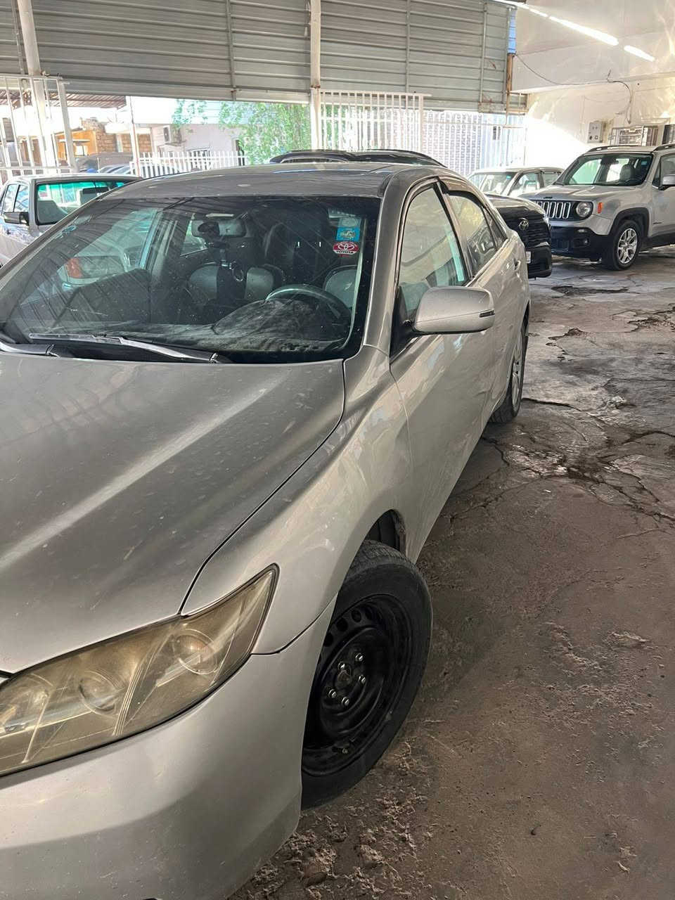 السلام عليكم كامري للبيع  صبغ عام  كير محرك  خير من الله تبريد شغال ثلج   بدون دواخل السعر 65$ وبيها مجال للتواصل  *********** مكان السيارة سامراء
