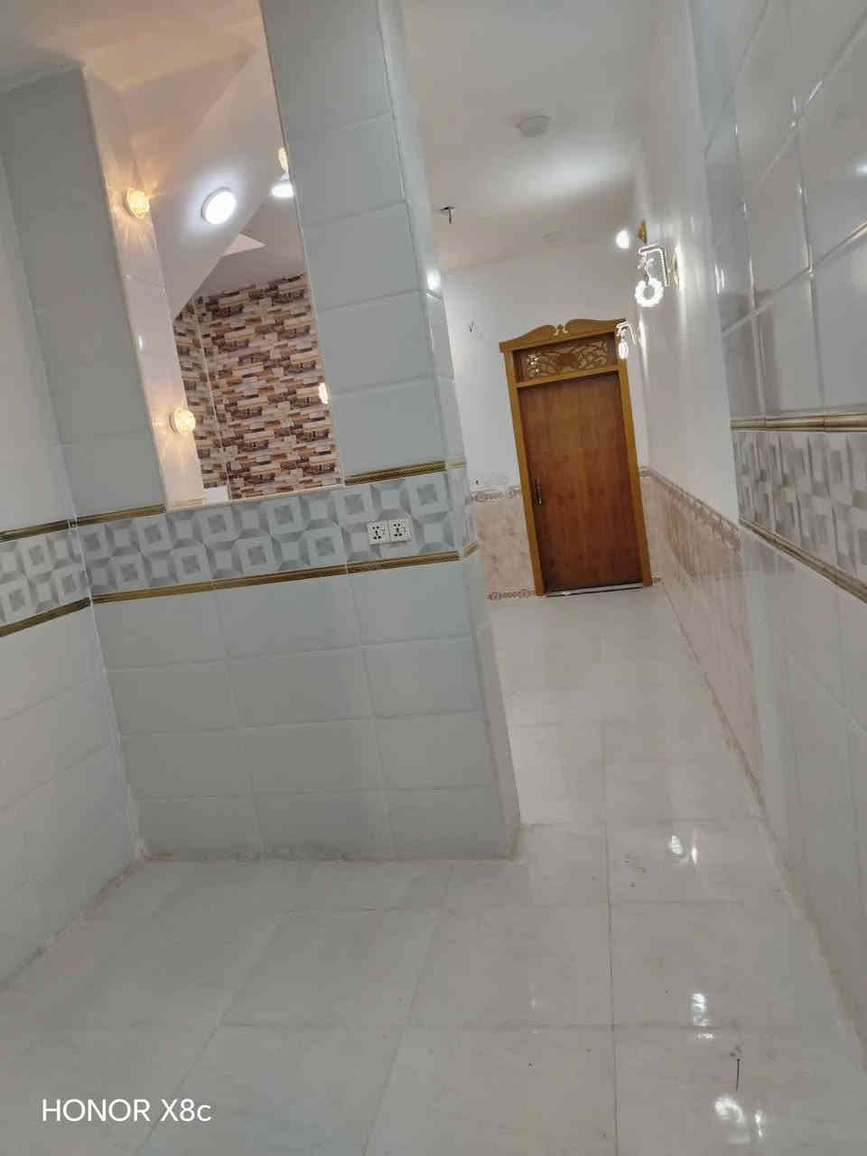 بيت🏠🤑 33مليون وبيه مجال 🤑
***********###

بيت مساحه 90م #طابو_زراعي سند 25

#قريب_شارع_لحولي                               

بيت جاهز مفتاح 🔑 
أساس وسقف صب مركزي 

منطقه كامله السكن #شوارع_تبليط 

غرفه نوم وصاله ومطبخ واستقبال حمامات داخليه وخارجيه وكراج 

#مدارس // ماء//. كهرباء//. تبليط  /. خط مولد ذهبي 

وتساب
***********##

ملاحظه// توجد لدينا كل المساحات من دور
