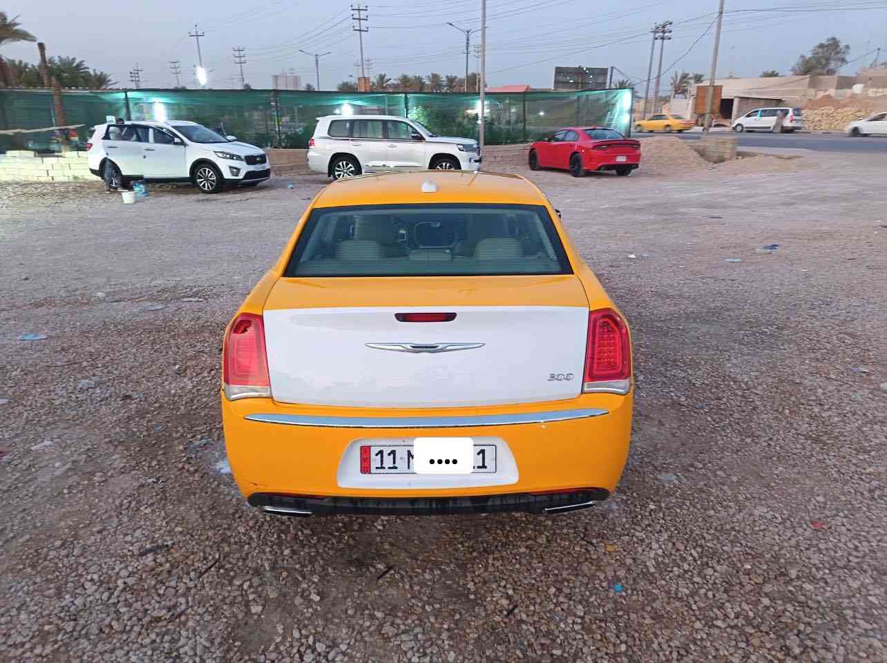 اوباما 2012 محدثه الشكل الجديد مكفوله كفاله عامه تبديل فقط باب السايق بدون حادث بدون دواخل اصل ابيض محرك كير طياره اكسل جديد تخم تاير جاهزه على اخر حبايه فول عدا الفتحه داخل عسلي 
رقم بغداد بسمي مصفره هيئة وغرامات 175 وبيها مجال 
خطها بغداد عماره مجر اصولي تقبط من الكراج 
مكاني بغداد    ***********.
