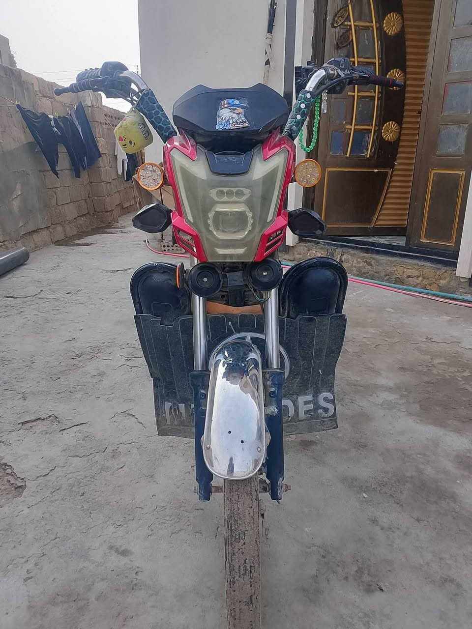 موتور شحن للبيع السعر 300 وبي مجال المكان الصقلاويه خلف بنزين خامس الوقود ***********
