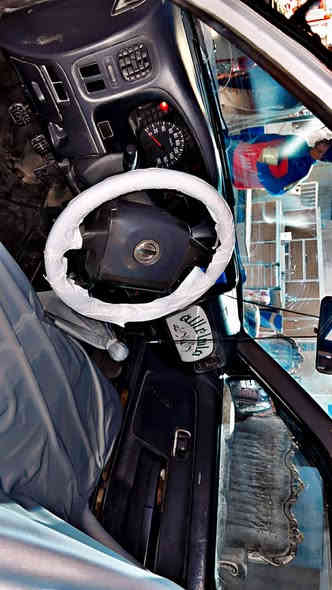 نیسان ٢٠٠٢ عادی ئاڕمی پلاستیکی سلێمانی بەشەرتی ئەوەلیات و  غرامە و گێڕ و مەکینەو شاسی و بەشەرتی تەقە و ڕەقە سەیارەیەکی جوانە دەعمی بەس دەرگای سەکنی لێدراوە پێش و دوای  چەکوشی نیە پۆڵیش وقەڵەمکاریە جوانی کراوە
سعری ٦٧ و معامەلەیە برایانە 
***********
