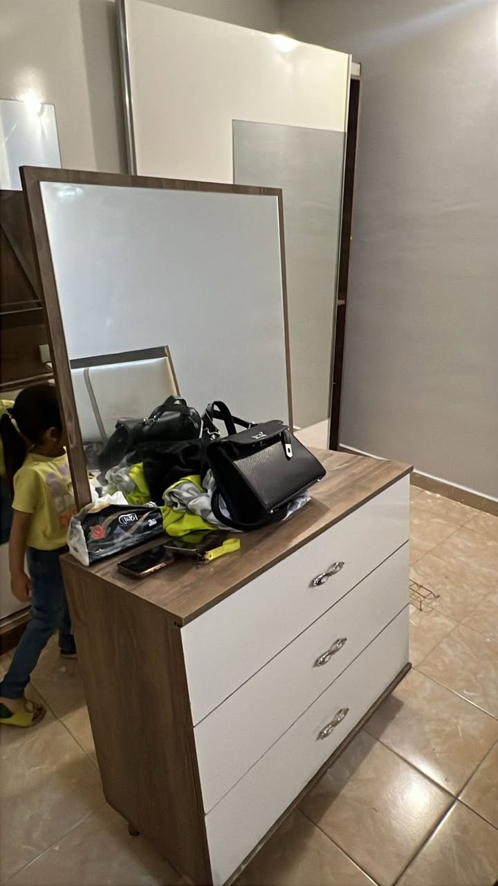 سلام عليكم
غراض بيت للبيع مستعجل 
نطيني سعر وتعال 
اربيل طريق كسنزان 
***********
