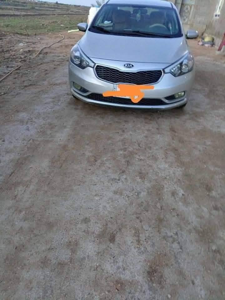 السلام عليكم اخوان سياره فورتي 2016 حره رقم مثنى بسمي السياره جديده كلش ماشيه 144 محرك 2000 دوش كير محرك تخم تاير تبريد سياره ما ناقصه شي السياره شاشه ايباد بيع او مروس السعر ١١٨ وبيه مجال مكان السماوه الاستفسار *********** السماوا, المثنى
