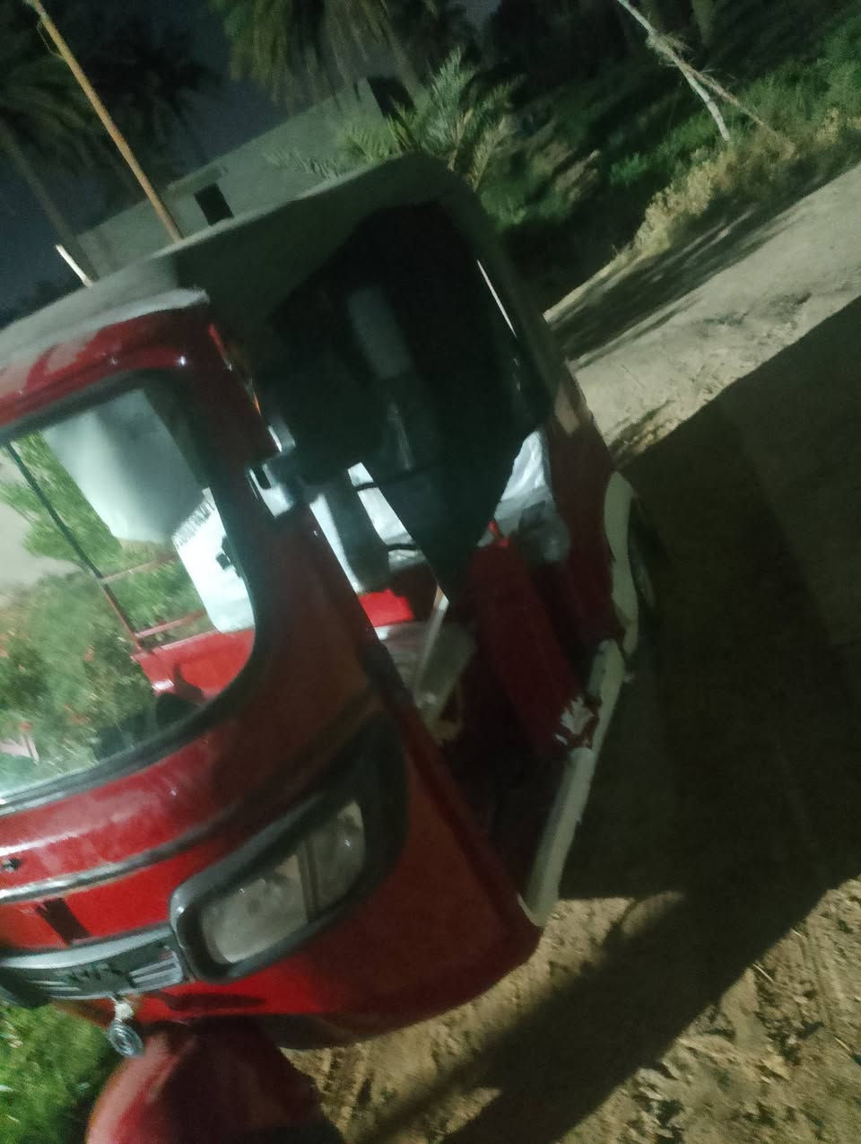 سلام عليكم شباب تكتك لبيع موديل 18شهر 10 وراق صولي بكينه كفاله عامه بعدهي عل سحك تجي وتفحص مكاني بغداد لمحموديه وسعر 3500.  ***********
