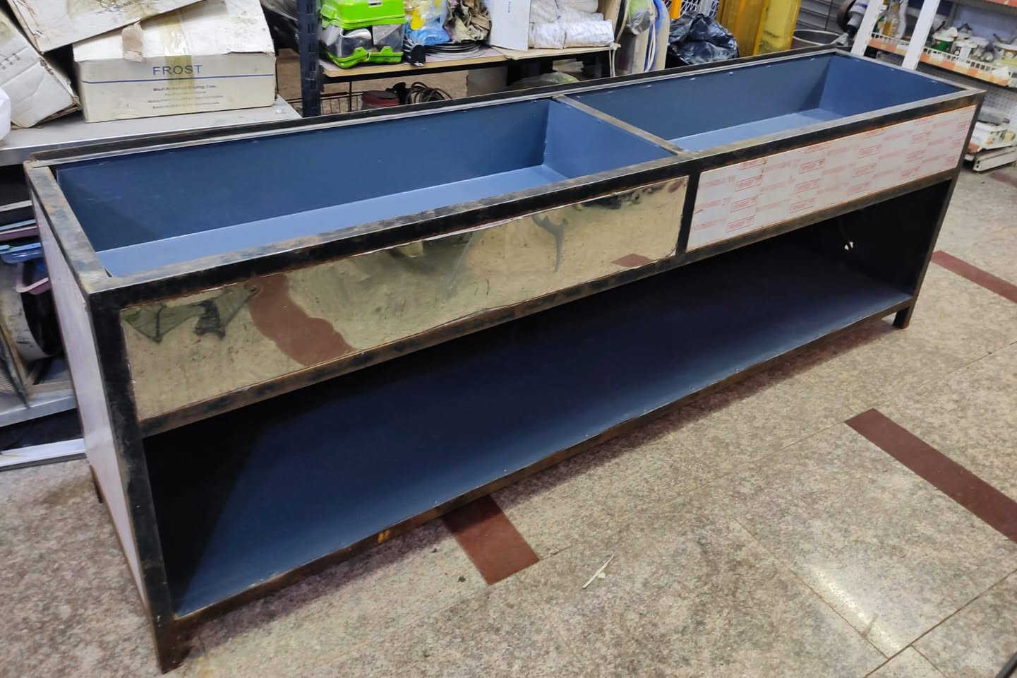 السلام عليكم

١. عجانة ١٥ كيلو ( مجددة البولبرنات)

٢.جهاز كبس فاكيوم (مع ماطور احتياط + قطع غيار)

٣.هلاسة دجاج جديدة بالكارتونة قطر ٦٠ سم 

٤.فرن بيتزا غازي مع خمس صواني 

٥. مهدارة تسخين غازية 
قياس ٦٠ عرض *٢٦٥ طول *٩٠ ارتفاع 

٦.طباخ غازي ٨ عيون 

الشراي يتفضل يتواصل مع صاحب الرقم *********** اني مكلف بالنشر 
مكان بغداد -كاظمية
