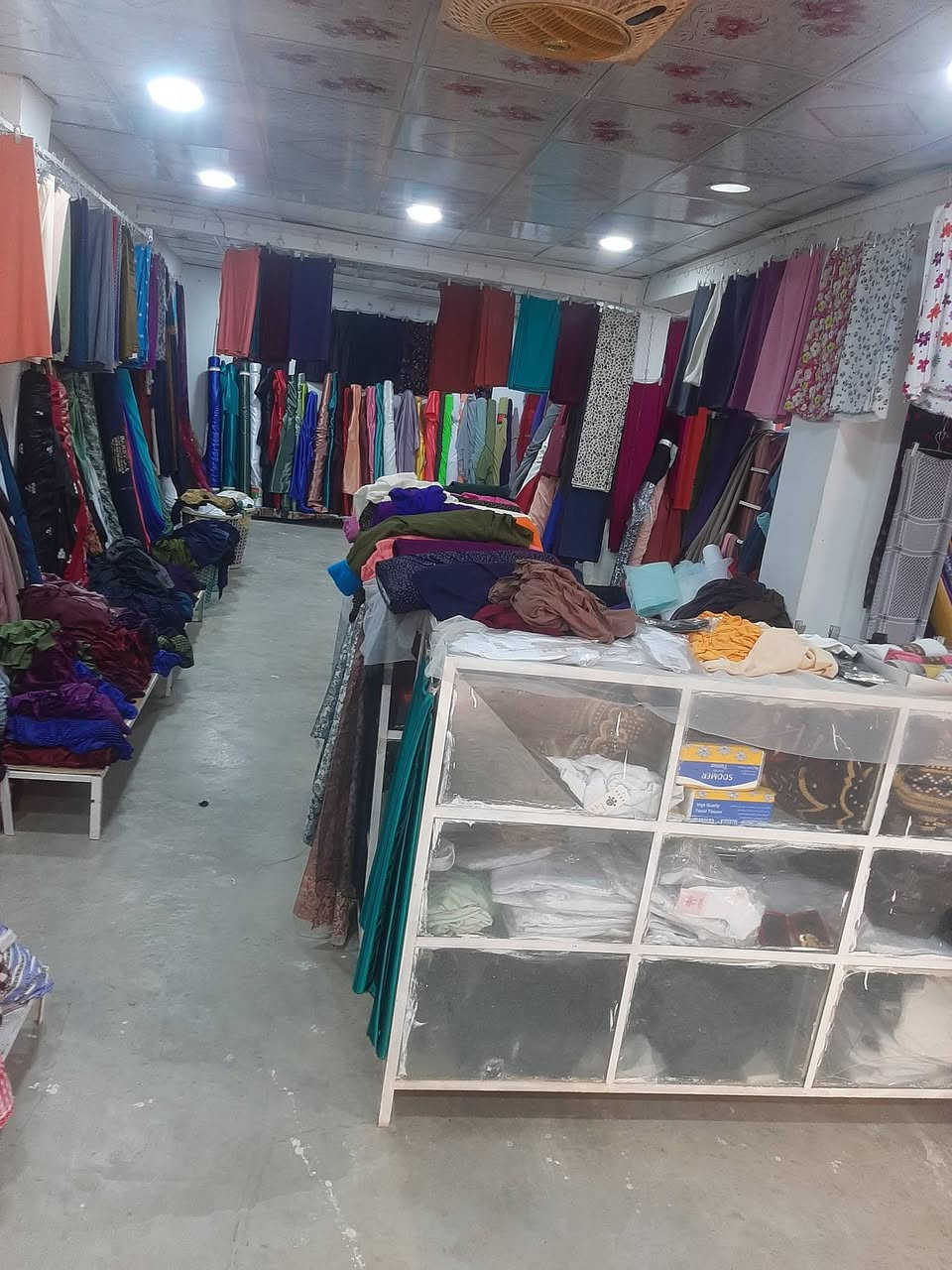 بسم الله وعلى بركة الله/ وصلنا اقمشه شتائيه نسائيه/٢٤/ ١٢/ ٢٠٢٥/ الاربعاء/ ناحية الزاب/ فرع ثانوية الزاب/ عبد الهادي_/ لبيع جميع انواع الاقمشه النسائيه/   (***********) شكرا لمن يشارك المنشور
