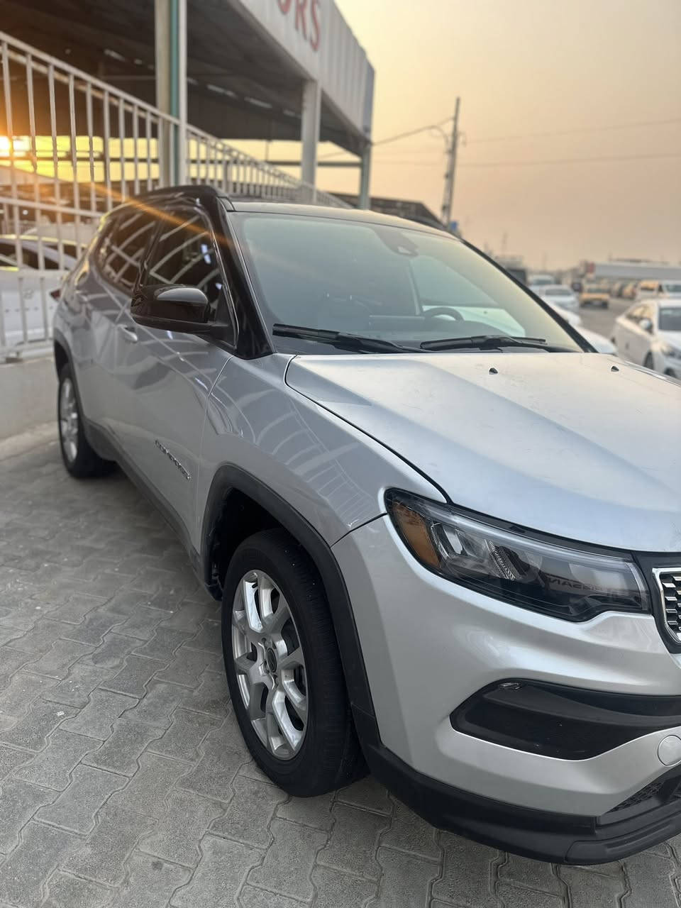 سلام عليكم جيب كومباس مديل 25فول منفيس بسمي بدون رقم ماشيه 8الف سعر 158عنوان البصره ***********
