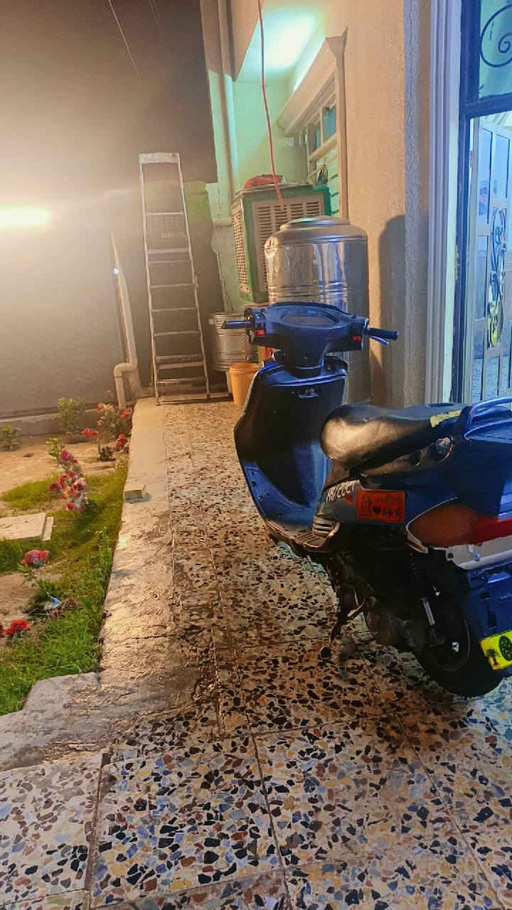 السلام عليكم دراجه كامله جديده سرعته 120محرك جديد دراجه كامله كله شغال مكينه جديده دراجه حلوه تايرات جدد كله جديد مكاني بغداد الحسينيه مستعجل عله بيعته السعر 180 مستعجل *********** مكاني بغداد الحسينيه

