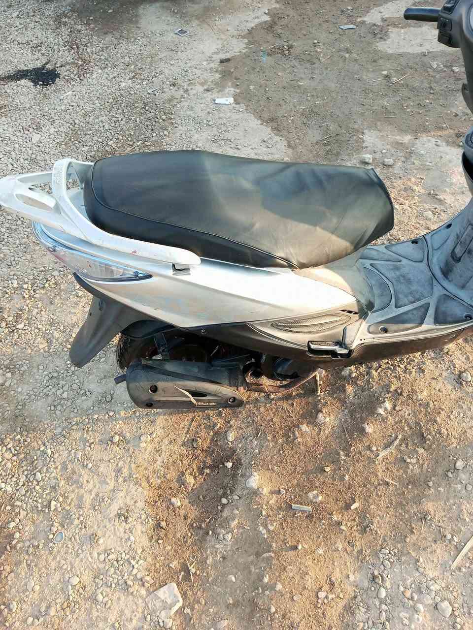 دراجه جي فور.  نظافه فول.  مكينه حاويه شرط.

 شگد متريد مصلحين جيب. شغاله من طول لطول

  معدل شرط 120.   صوت ناعم.  سلف هندر اشاير

 لايت عالي ناصي.   بعدها بملاح. الشركه.  

  العنوان منطقة الشوفه.  السعر 650. وبيها مجال.


**إذا كنت صاحب هذا الإعلان وتريد حذفه لأي سبب، رجاءا أرسل رسالة إلى الدعم الفني**