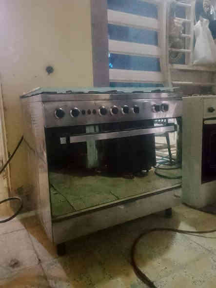 طباخ 5عيون فريش مصري شغال كله ع الفحص السعر 200مع المجال مكان نجف الحولي شارع 30  للاستفسار خاص اونتصل ع هذا ***********
