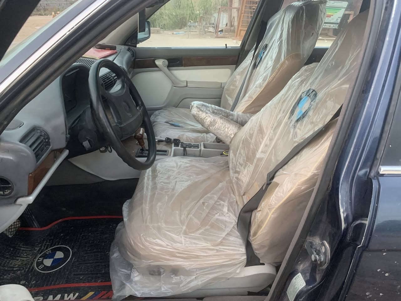 بي ام دبليو موديل 91
حجم 735 مفتوح 
رقم بغداد دولي 
باتري جديد 
عربانه خلفيه جديده 
حداديه فول 
تبريد نقص كمبريسر 
سلايت شغال 
كهربائيات شغاله 
جام كهربائي 
3 أنظمة قياده شغاله 
بيع او مراوس 525 
مكاني كربلاء تحويل ثاني يوم 
***********
