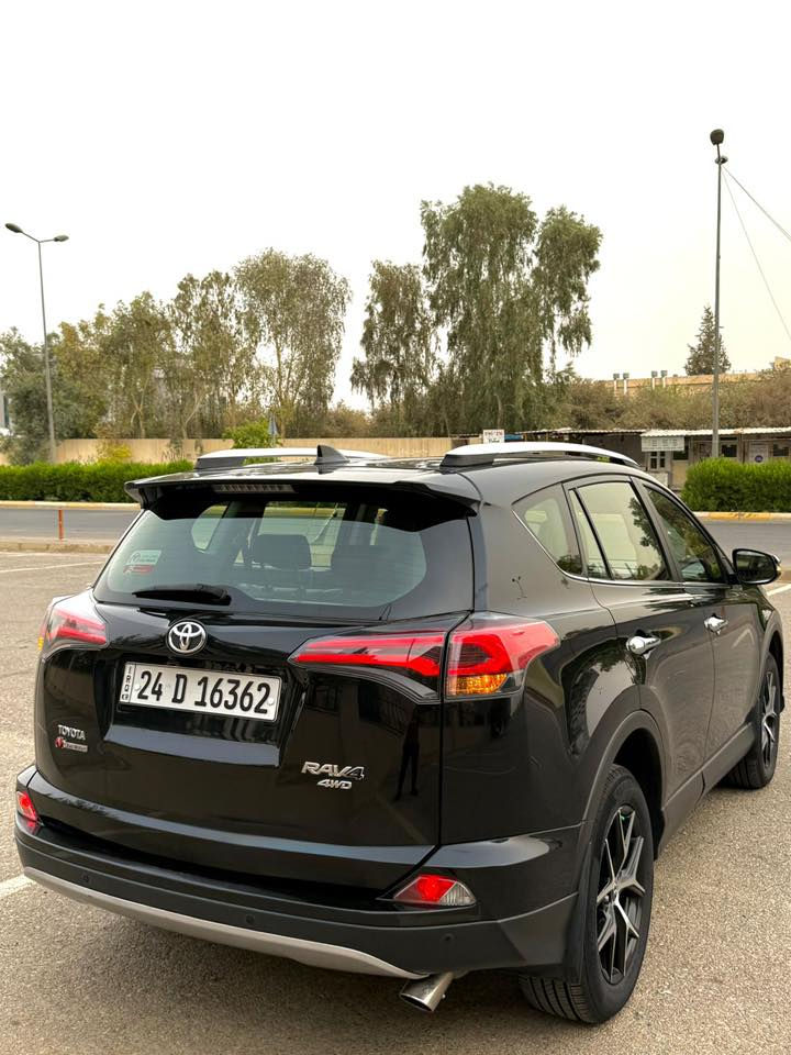 تويوتا راف RAVR .AWD موديل 2018 السيارة فول فول
مواصفات السيارة  الشركةساز بريكي زيرو السيارة الجديدة مواصفات سلايت ده بل اكس بصمة تين مراية شفط السيارة كلين تايتل 100/100 جديدة حلوه فول
لايت زينون داخل جديد ceo sport تاخم تايرات جديدة 
كير محرك بشرط السيارة مكفولة دعامي لو دعامي بشرط 
السيارة ده عامي بشرط كفالة عامة
.*********** کورك
.***********  اسيا 
واتس اب موجودة
