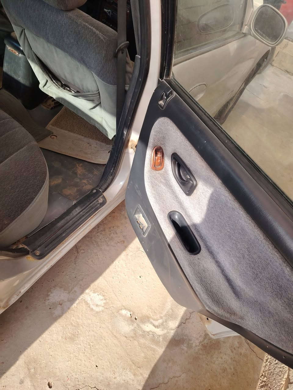 ســوناتا تو
السلام عليكم  سوناته تو صبغ حزام بيهة طخه بسيطه من وره رقم صلاح الدين بأسم جاري  كير عادي  محرك مفتوح 1800.لاتنقيص ولاتبخير  (تبريد شغال ثلج 🥶🥶)  
تايرات وحداديه 80٪  العنوان صلاح الدين الضلوعيه 
الســــــــعر ((37))  وبيهة شوي مجال 
مارد خاص فقط اتصال ***********
