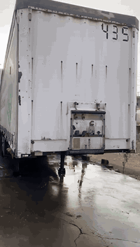 السلام عليكم عربانه كرونه مديل 2005تخم تاير محجر ارتفاع متر ونص تقريباً رقم دهوك سنوه للعربانه وحده 
دنكير علاك السعر 85بيه مجال حك الجيه للستفسار 
التصال عل رقم ***********
