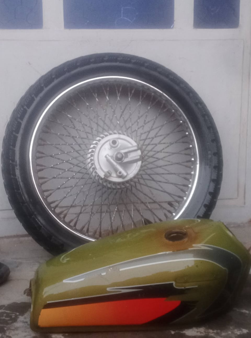 من رخصت صاحب الكروب المحترم 
للبيع ويل وتاير سهم جديد قبل سبوعين شادة وتانكي وصالنصة صوت وجاملغ امامي وستان صفح بسعر مناسب ابيع شلع 
ب 45 والشراي بي خير ويدلل 
مو شراي لا تعبني 
مكاني/ بغداد/ الأمين الثانية 
رقمي :- ‏‪***********‬‏
