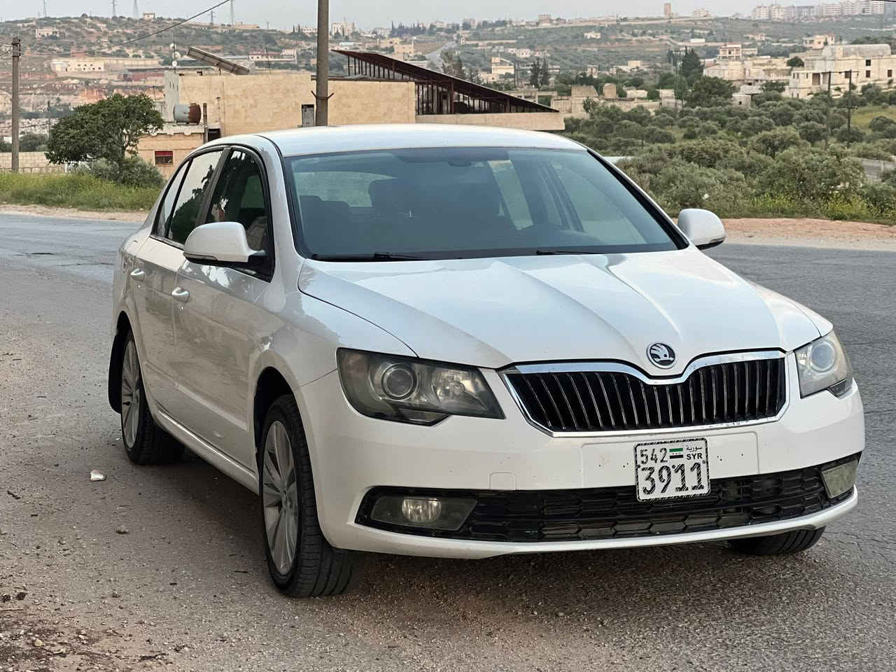سكودا سبر بي 
مديل 2015
الوحش الياباني 
تمتيك والنواعم 
اكمل وصف عدا فتحة وجلد 
بفأتا 
ممشى 240الف 
محرك اساسي بنزين 4 سلندر اقتصادي 
نضافة داخلية وخارجه 100
4 دواليب وكالة 
دوزان بدو شغل 
مكيف جامي بارد بوظ
اوربي إدخال جديد 
خالية القصة والحوادث كفالة 
ملاحظة السيارة مبخوخا نضاف 
 فقط تغيير لون بسبب الون السابق لون شركة 
كفالة من المعجون والصدا والهريان والتخيخ والشاصي 
وسعر بنور الله 7400وسكرا 
تواجد ادلب تواصل واتس اب+352681595174


**إذا كنت صاحب هذا الإعلان وتريد حذفه لأي سبب، رجاءا أرسل رسالة إلى الدعم الفني**