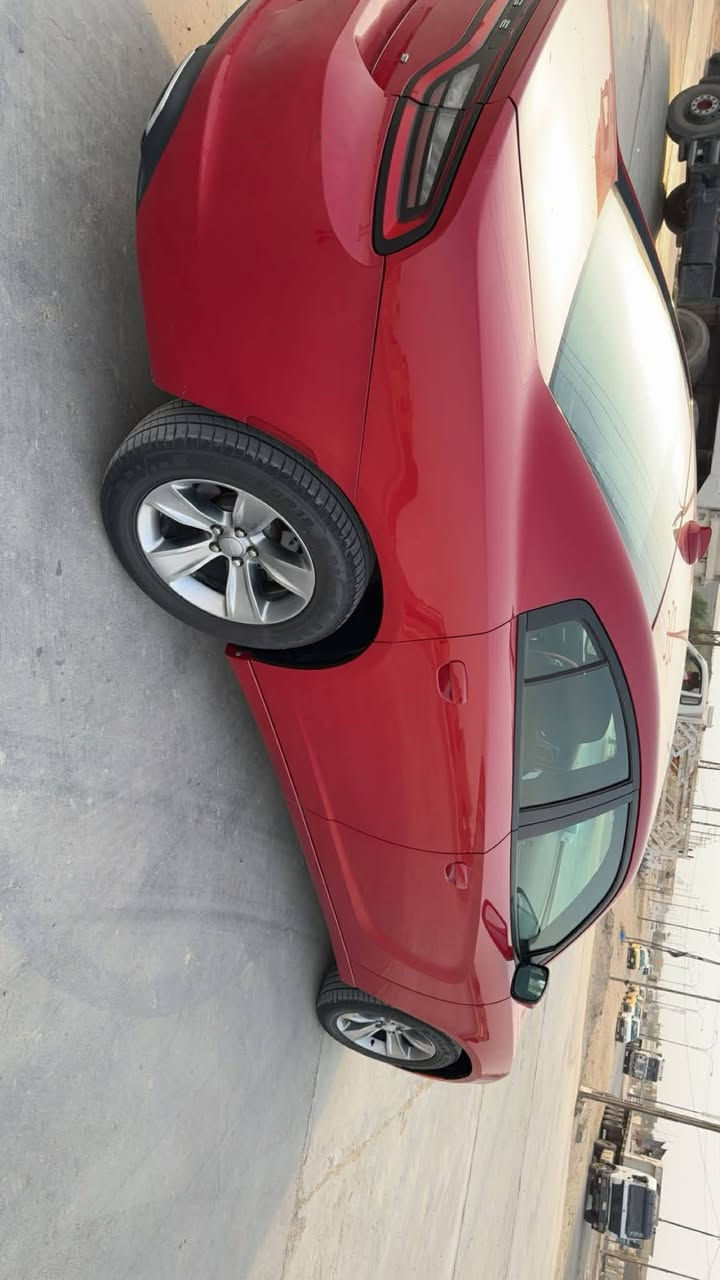 السلام عليكم للبيع جارجر موديل2016 كفاله عامه حتى من البارد كفاله تخم تاير جديد كير مكينه شرط جدد مواصفات SXT السعر 220وبيها مجال للاستفسار اكثر اتصل ***********مكان السيارة بغداد
