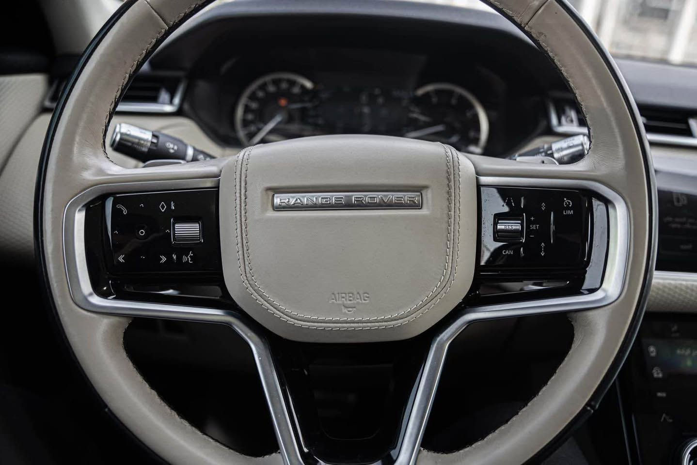 Range Rover Velar 2022
50,000 km
Rdynamic 
All fabric 
Protection الشيخ زايد, الجيزة


**إذا كنت صاحب هذا الإعلان وتريد حذفه لأي سبب، رجاءا أرسل رسالة إلى الدعم الفني**
