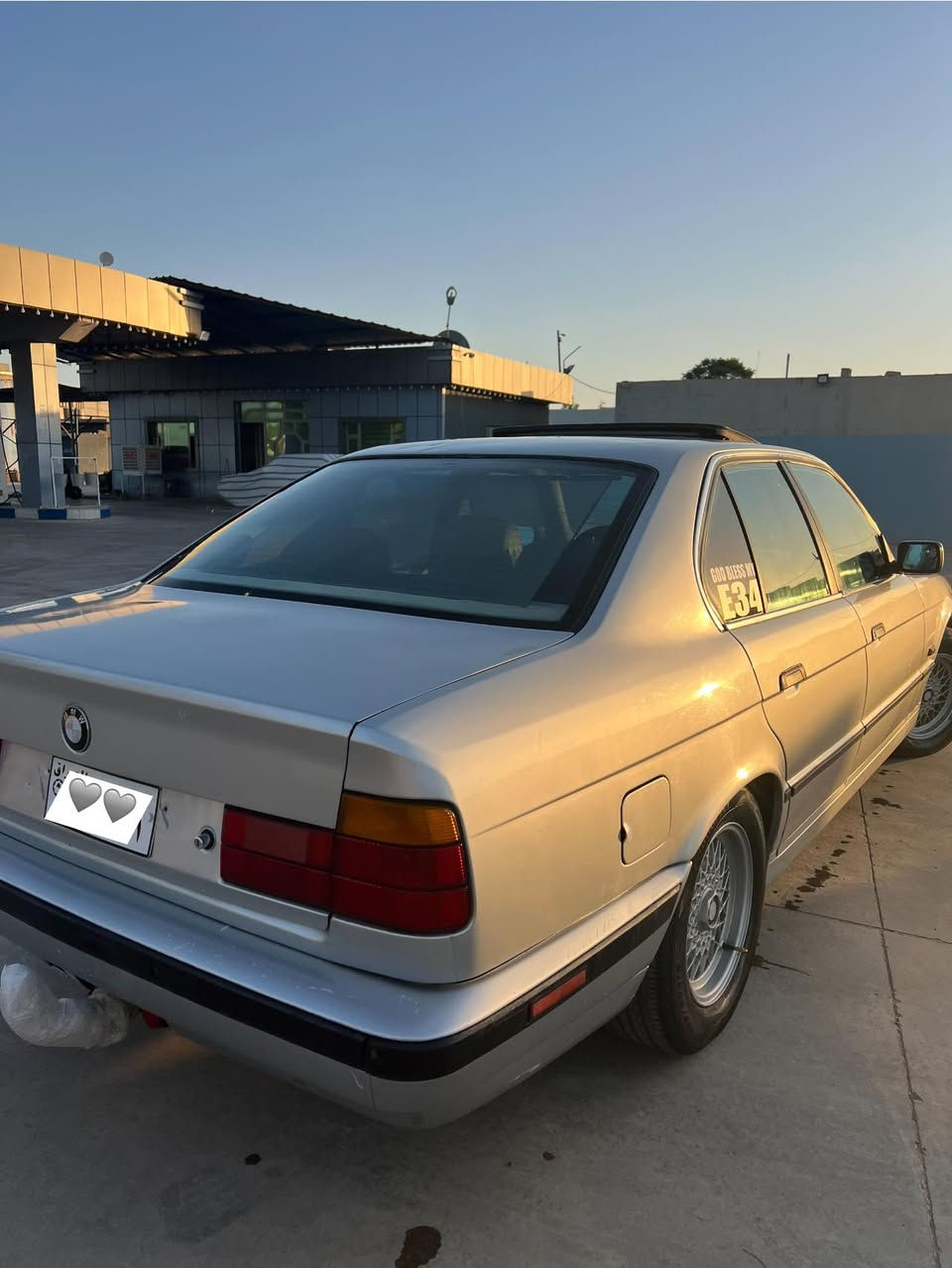 BMW525
بێم مۆدێل ١٩٩٣ 

ئاڕمی پلاستیکی هەولێر ئاڕمو ئەوەلیاتی بەشەرت 

سەیارەکە هی ماڵی خۆمە هە مەعرەز نیو زۆر جایزە

تەبرید ساردو گەرم 

سەیارەکە فوول فوولە  
سڵایدە 
کوشن جلدە

تەلەفۆنە

ئێرباگە

دەبڵ چەکمەجە

چوار جام کارەبایە 

کوشن کارەبایە 

ناو داخلی زۆرر تازە ماوەتەوە 

هەموو گیانی بێ عەیبە 

نرخەکەشی ٦٢ گەڵاو مەعمەلە 

***********

چەمچەماڵ

🩶
