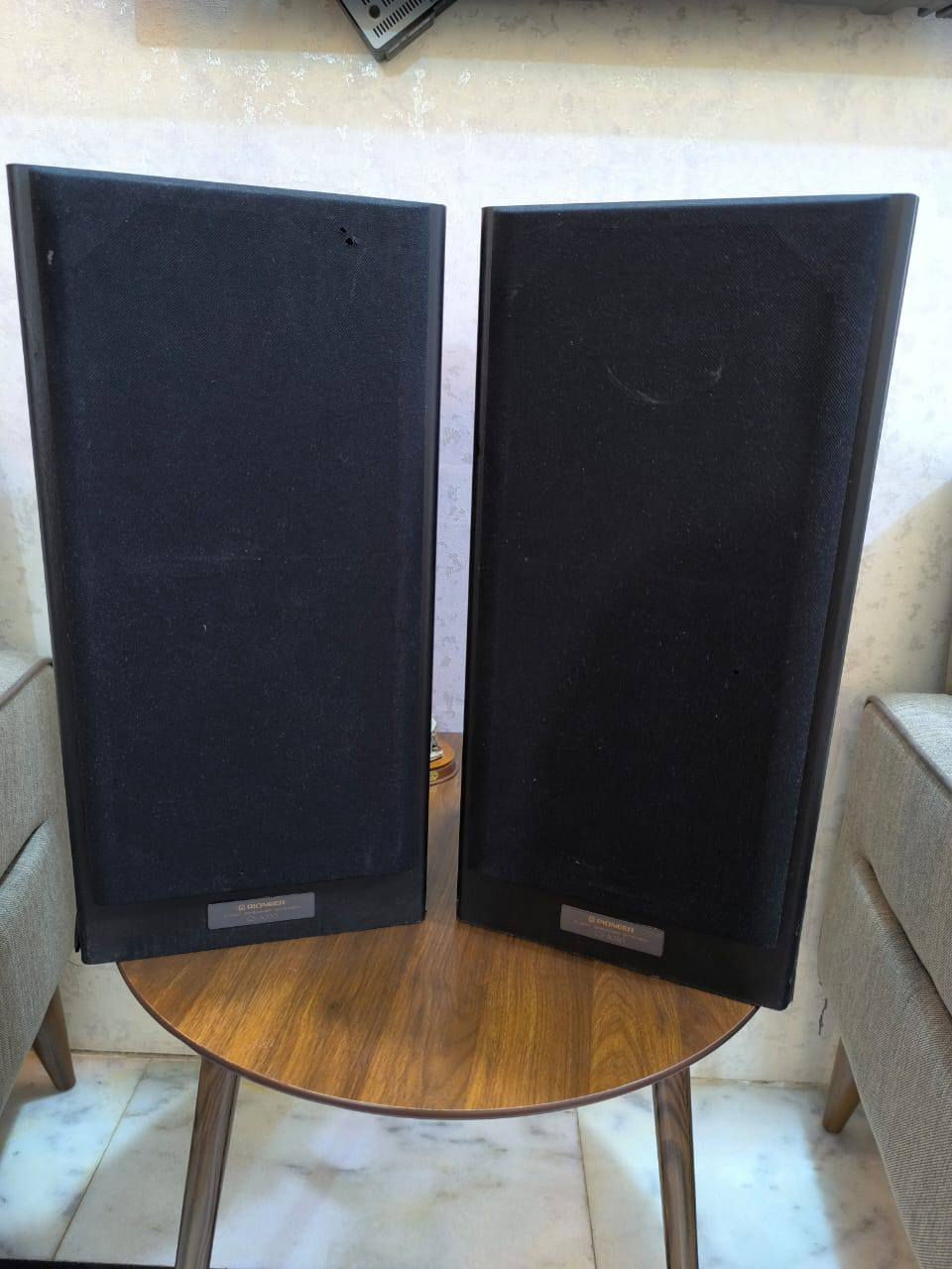 سلام عليكم  سماعات  للبيع بايونير 120 واط كما واضح بصور سعر البيع  120 الف


**إذا كنت صاحب هذا الإعلان وتريد حذفه لأي سبب، رجاءا أرسل رسالة إلى الدعم الفني**