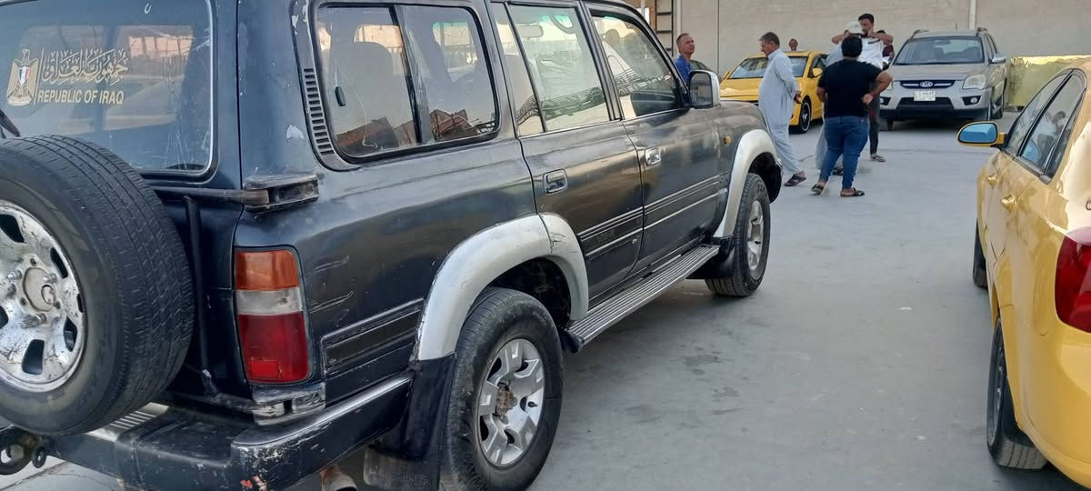 للبيع لاندكروزر موديل 91مكينه اربعه كاز كير عادي رقم بغداد انكليزي بسمنه عنوان واسط المركز السعر 40اتصال ***********
