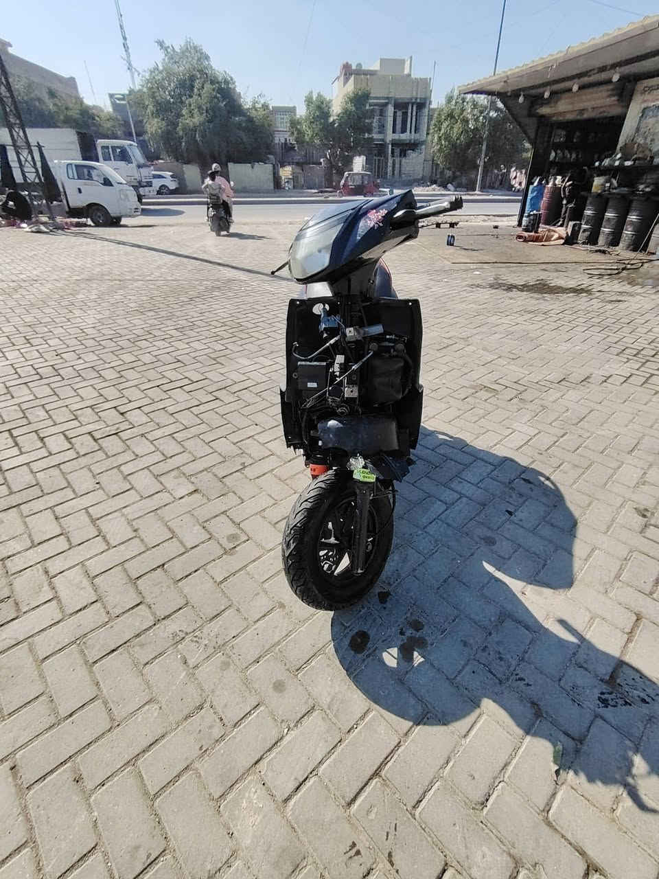 السلام عليكم دراجه جيتي ار للبيع الدراجه نكره سلف بكل وكت كهربايات كلهه شغال عداد سرعه كيج بانزين دبل اشاره عالي ناصي كله شغال مكينه ناعمه كلش ماتسمع صوتهه تايرات جدد الدراجه عوزهه بجم واشاير فقط فيت بم ونوزل وباتري وبلك كل جديد يعني ادامه كامله السعر ب500 بيهه مجال شي بسيط مكاني بغداد مدينه الصدر الشراي يتصل *********** او واتساب ***********
