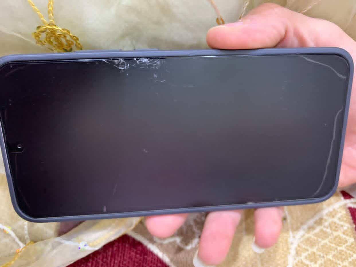 POCO F7 Limited edition
ذاكره 256 

رام 12+12

شاحن 90 W

كارتون نظيف 

مستخدم شهر 

بيه كسر بالشاشه ما مأثر على اللمس أو عرض المحتوى 

السعر 325 الف 

داخل الناصرية فقط
واتساب ***********
