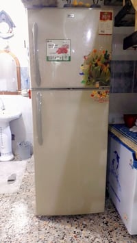 ثلاجه LG • نظيفه من داخل • الشعب