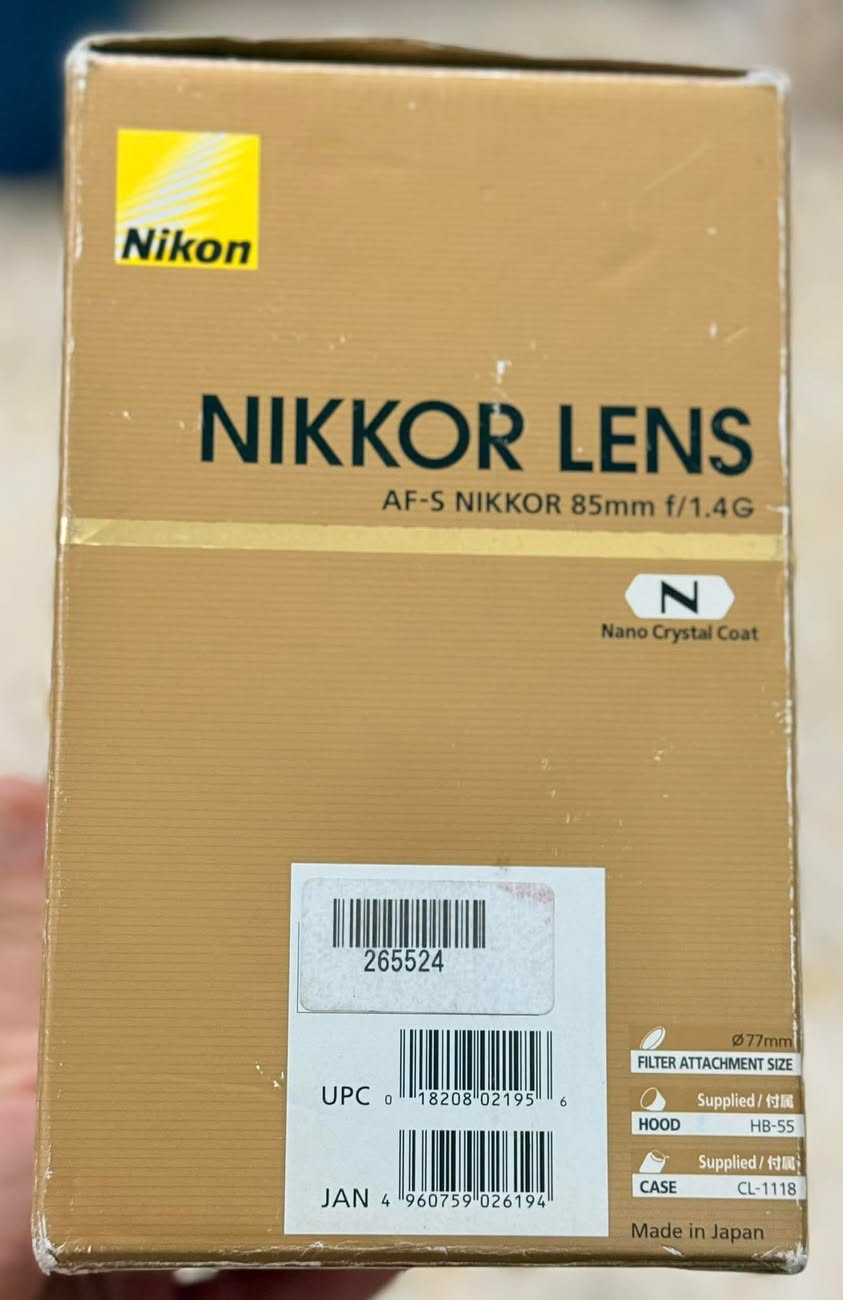#عدسه 85 1.4  نيكون للبيع نظافه 100‎%‎ جميع الملحقات موجوده مكاني ناصريه  ***********
