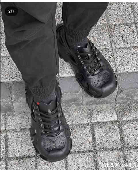 متوفر احذيه سفتي بايسكل رياضي يانباع با75يمنه فقط 15الف
متوفر ثلاث قياسات 44او45او46
