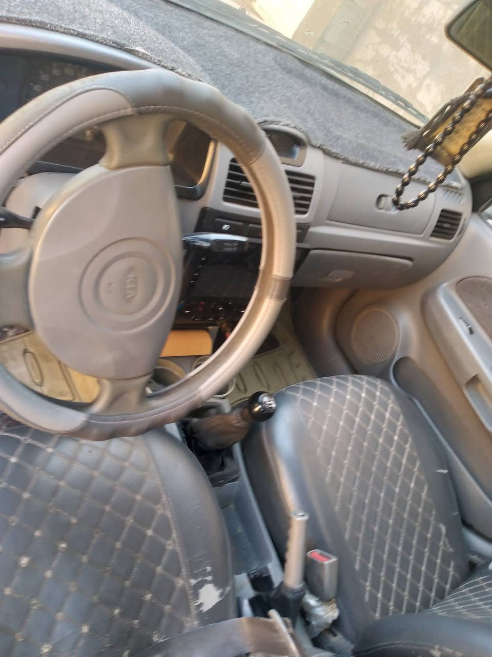 للبيع كيا ريو ٢٠٠٤ رقم بغداد سنويه لغايه ٣٠ كير عادي مكينه وكير وصدر وتبريد كله كامل سعر ٤٣ مكانها بغداد ***********
