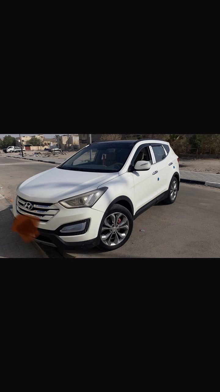سنتافي خليجي 2013
مكفوله كفاله عامه ما عدا بارد صغير موضح بالسونار 
محرك 2400 دوش
7 راكب 
تبريد 3 قطع 
سقف بانوراما 
كشن كهرباء 
تحكم ستيرن
شاشة مع كامره خلفية 
نظام تقليل صرف وقود ECO
السعر ب 155 وبيه مجال السيارة باسمي 
للتواصل***********
